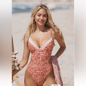 Cupshe Sz Medium Red Lace Trim High-Cut One Piece Swimsuit